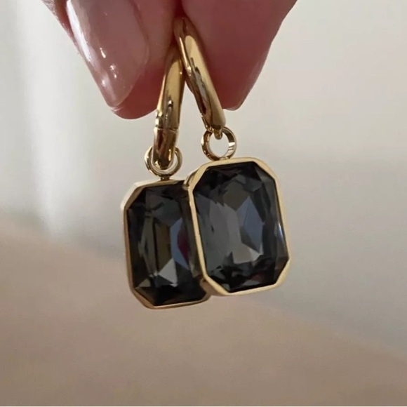 𝅺new 18k Gold Plated Huggie Geometric Dangle Hoop Earrings - Picture 6 of 15